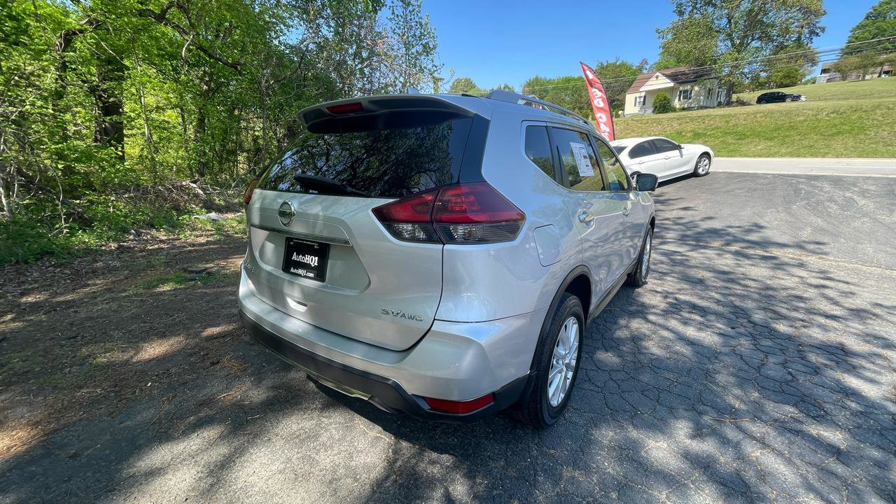 Used 2018 Nissan Rogue SV w/ Sun & Sound Touring Package image 8
