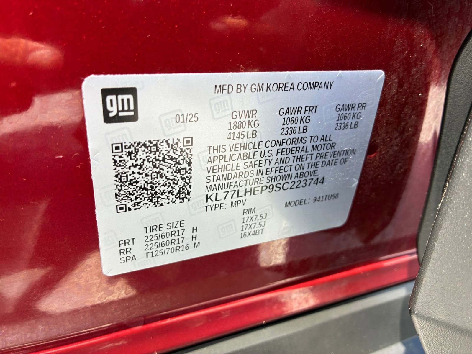Used 2025 Chevrolet Trax LT FWD image 28