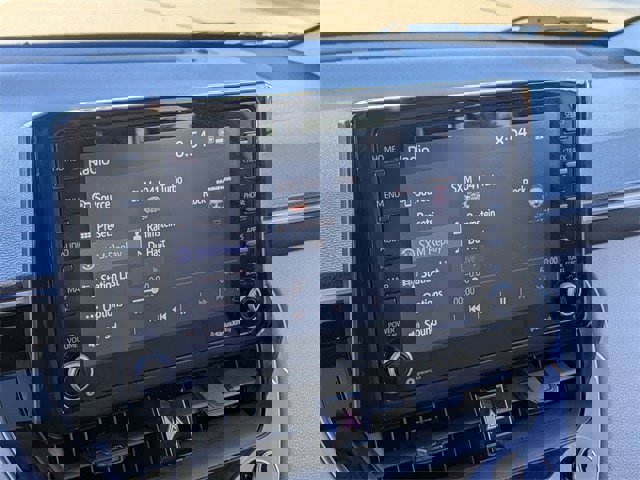 Used 2022 Toyota Corolla Cross LE image 23