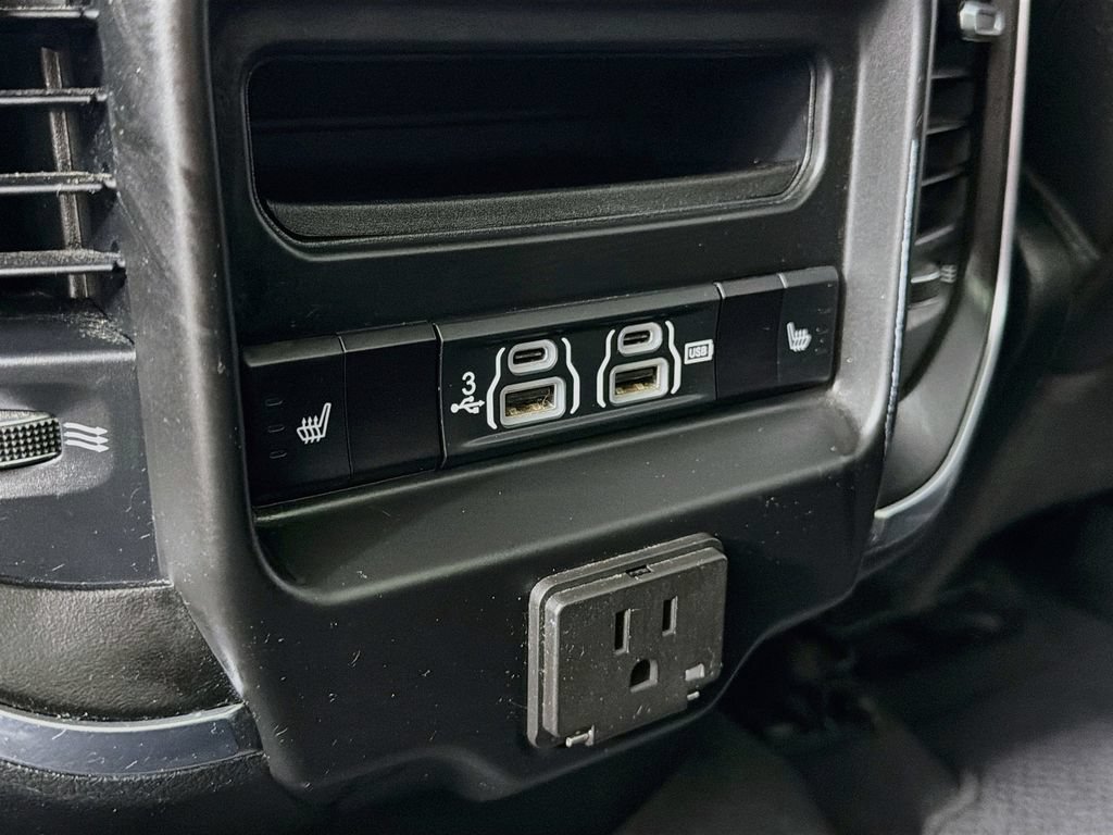 Used 2019 RAM 1500 Laramie AWD/4WD image 27