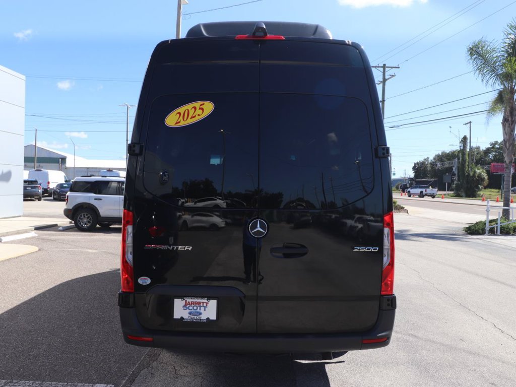 Used 2025 Mercedes-Benz Sprinter 2500 image 10