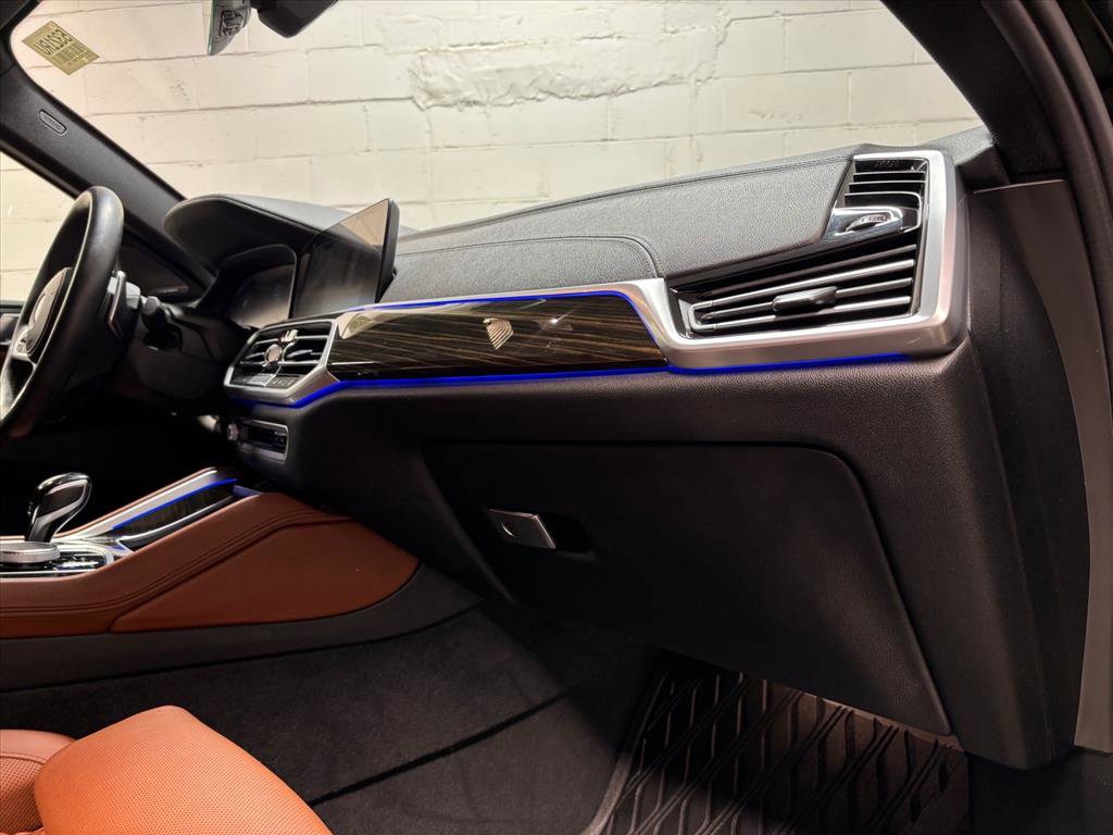 Used 2023 BMW X6 xDrive40i w/ M Sport Package image 31