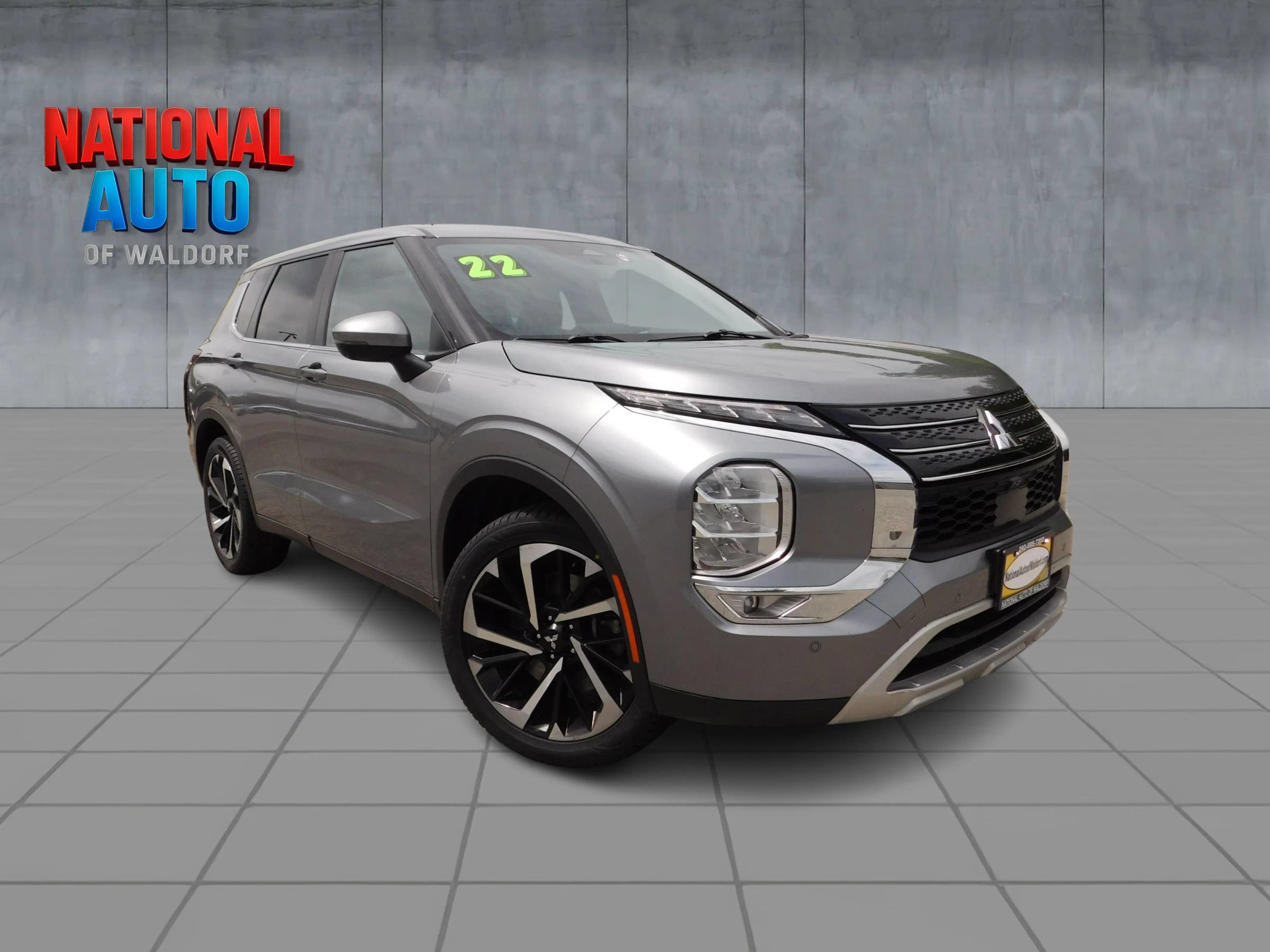 Used 2023 Mitsubishi Outlander SE FWD image 1