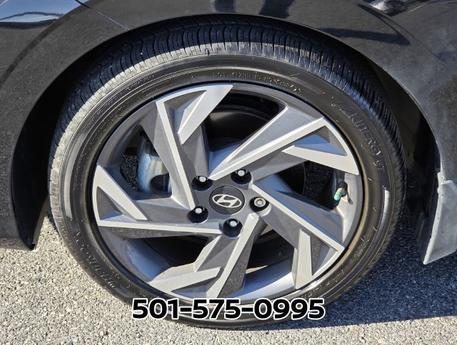 Used 2025 Hyundai Elantra SEL FWD image 21