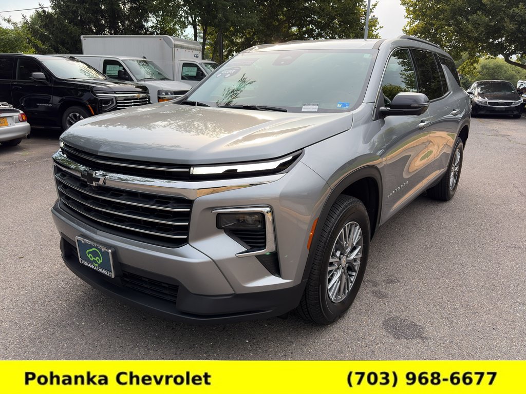 Certified 2025 Chevrolet Traverse LT w/ Driver Confidence Package AWD/4WD image 3