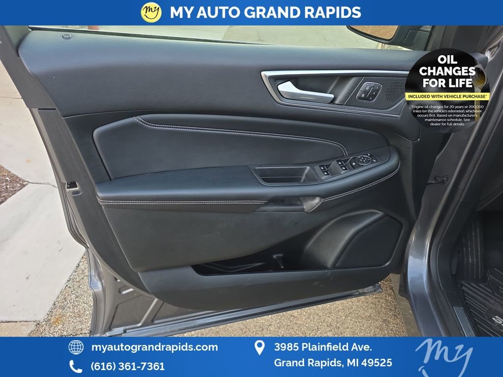 Used 2022 Ford Edge Titanium image 10
