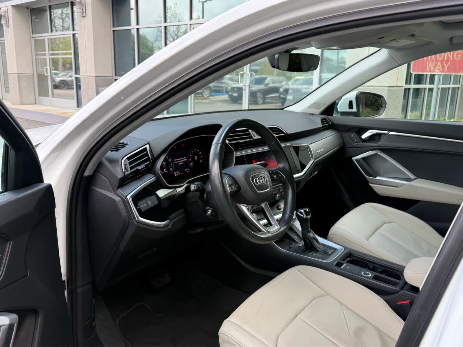 Used 2019 Audi Q3 2.0T Premium Plus w/ Premium Plus Package image 3