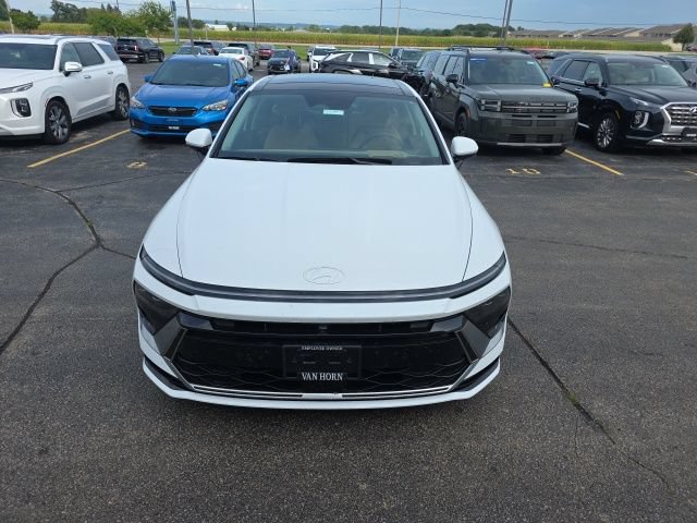 Used 2025 Hyundai Sonata Limited FWD image 5