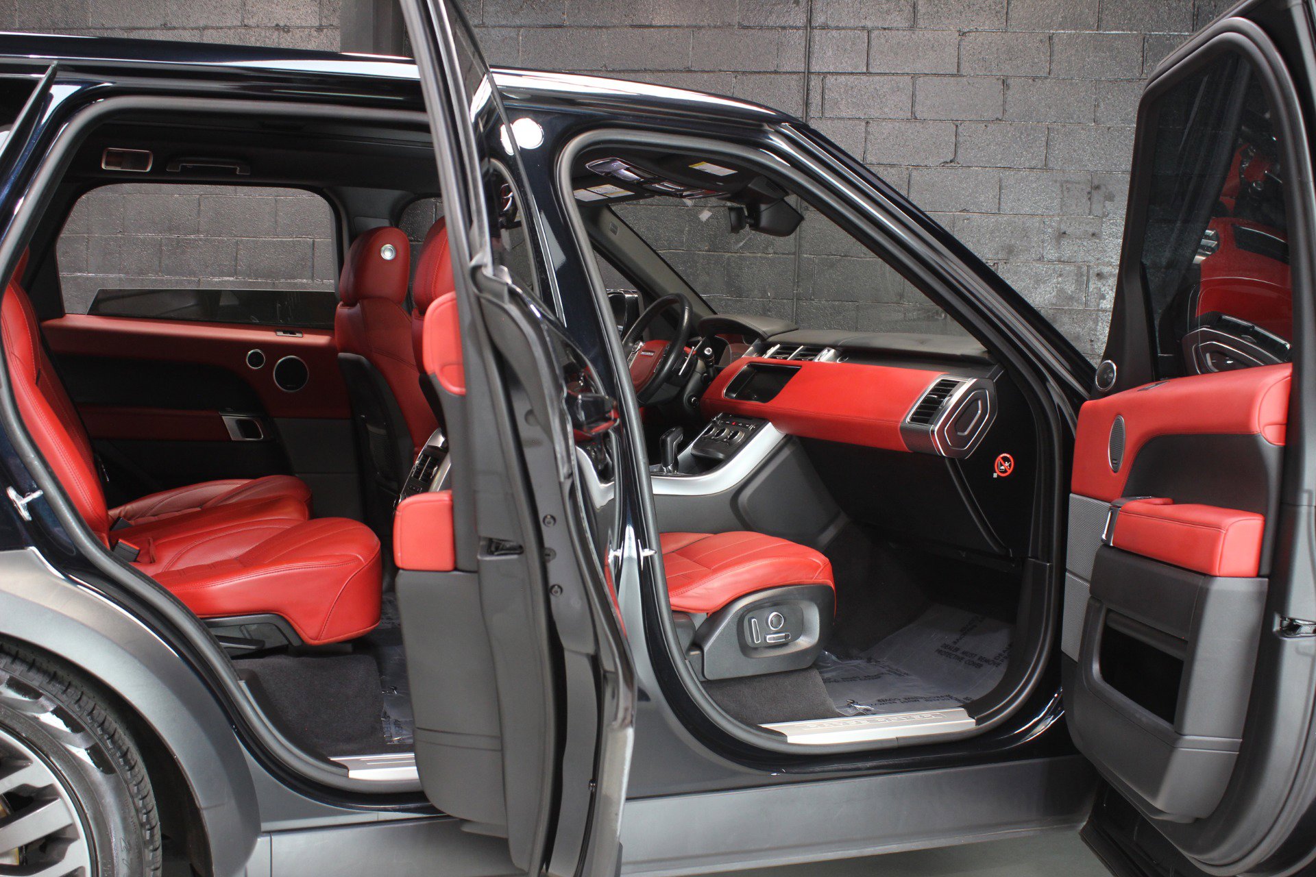 Used 2017 Land Rover Range Rover Sport Autobiography image 27