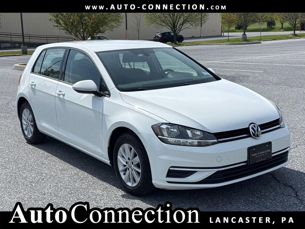 Used 2018 Volkswagen Golf S image 1