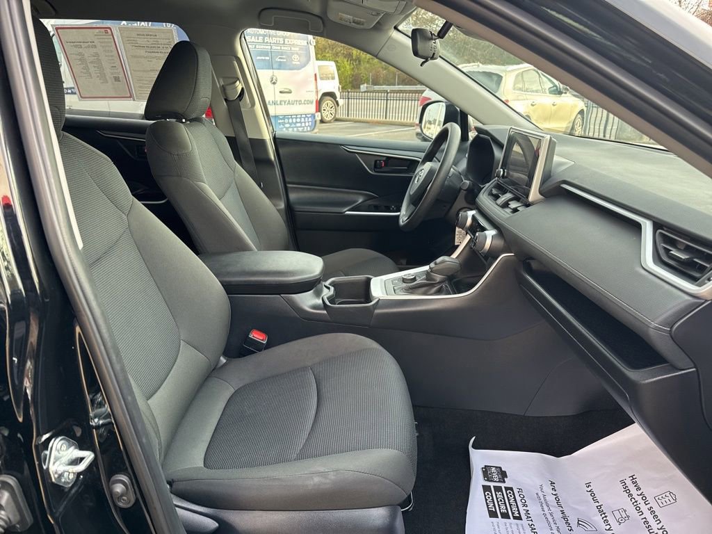Certified 2025 Toyota RAV4 LE image 23