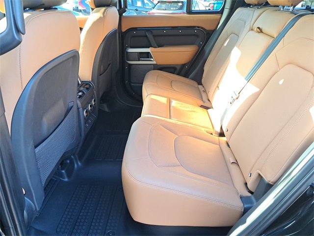 Used 2024 Land Rover Defender 110 S image 11