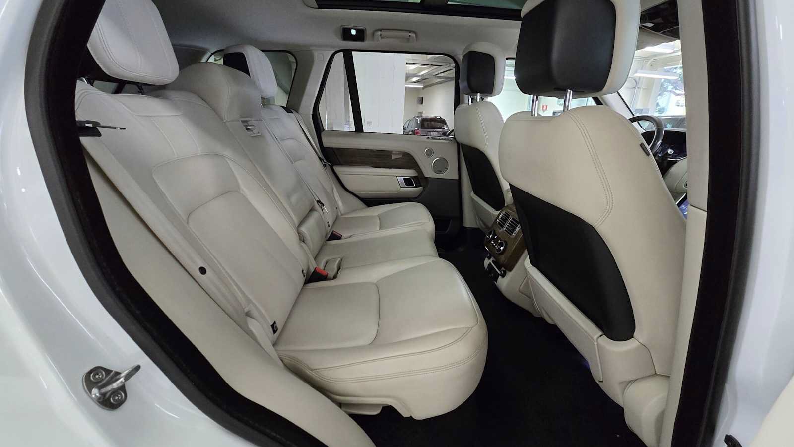 Used 2019 Land Rover Range Rover AWD/4WD image 12
