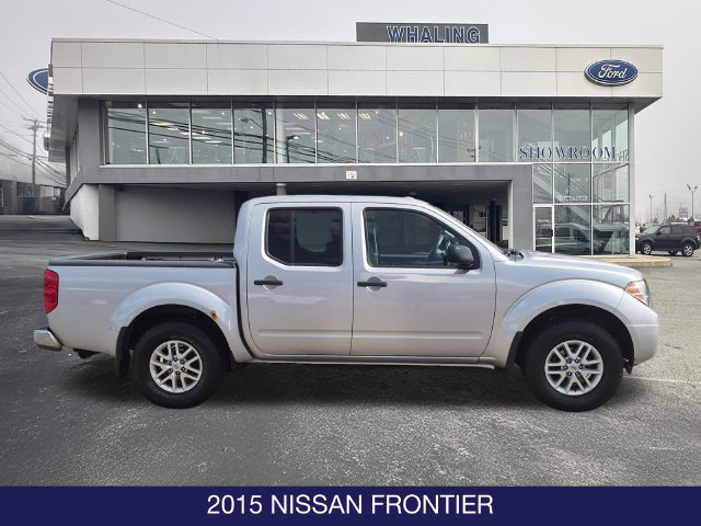 Used 2015 Nissan Frontier SV w/ SV Value Truck Package AWD/4WD image 9