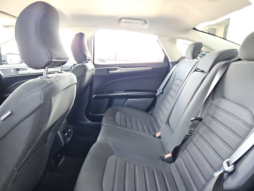 Used 2019 Ford Fusion SE FWD image 26