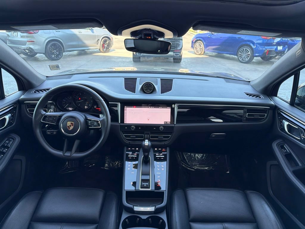 Used 2024 Porsche Macan AWD/4WD image 17