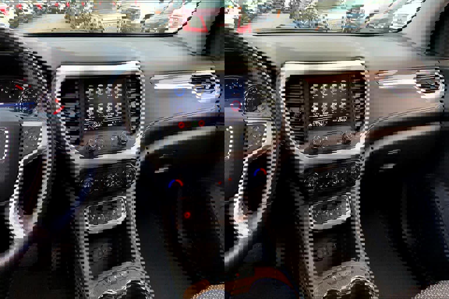 Certified 2023 GMC Acadia SLE w/ Driver Convenience Package image 6