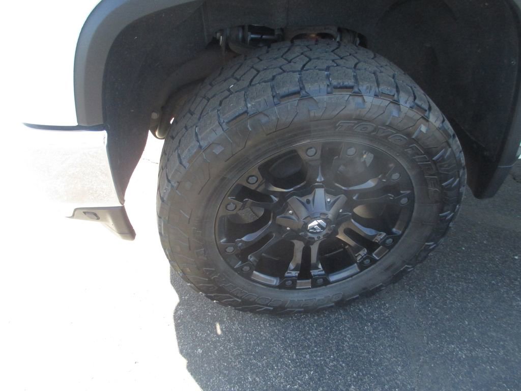 Used 2020 Chevrolet Silverado 2500 LTZ w/ LTZ Premium Package AWD/4WD image 14