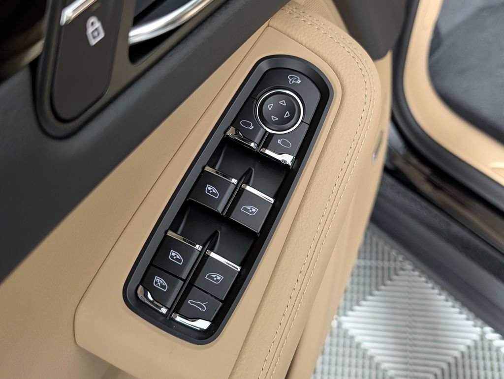 New 2026 Porsche Macan AWD/4WD image 27