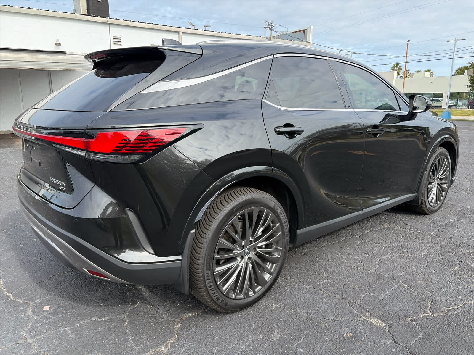 Used 2023 Lexus RX 350 w/ Accessory Package (K3) AWD/4WD image 3