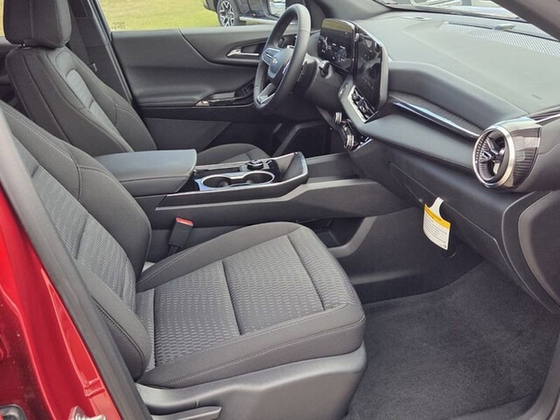 New 2026 Chevrolet Equinox LT image 13