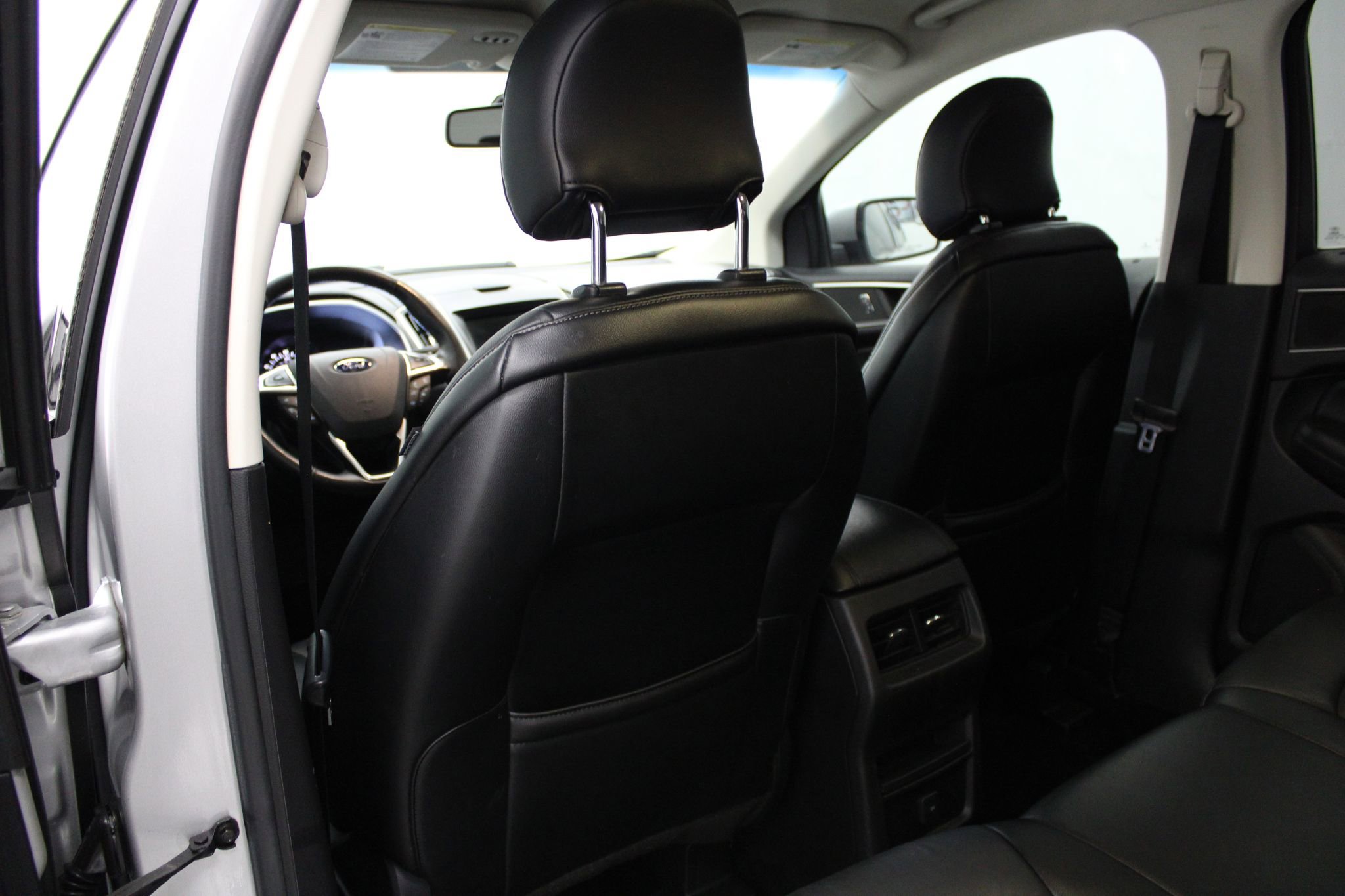 Used 2015 Ford Edge SEL w/ Equipment Group 201A AWD/4WD image 19