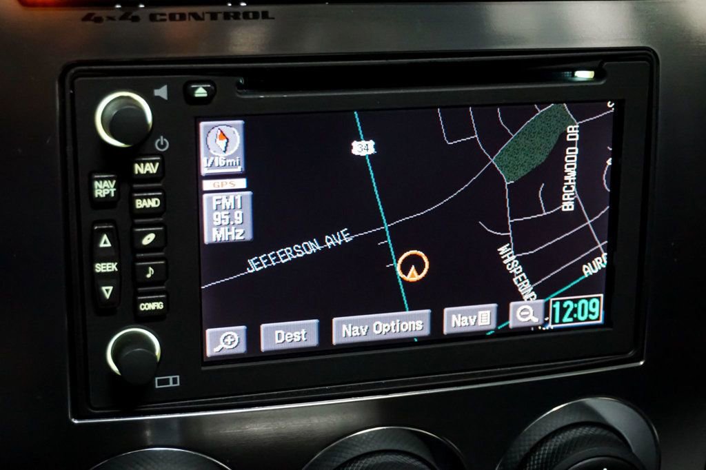 Used 2009 HUMMER H3 Alpha image 13