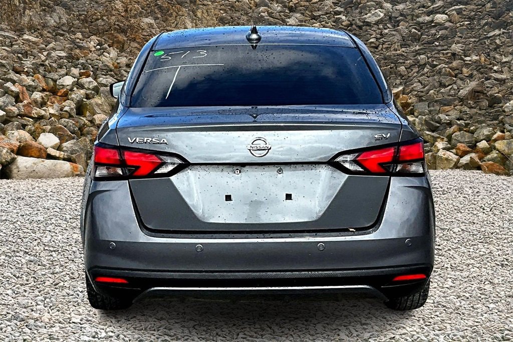 Used 2021 Nissan Versa SV image 4