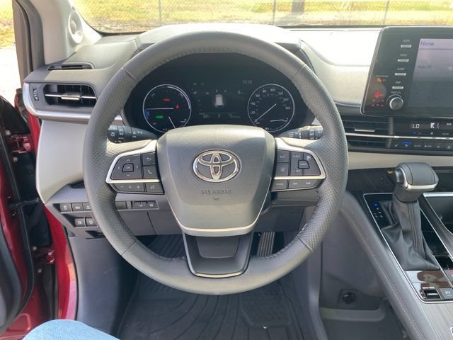 Certified 2024 Toyota Sienna Limited AWD/4WD image 7