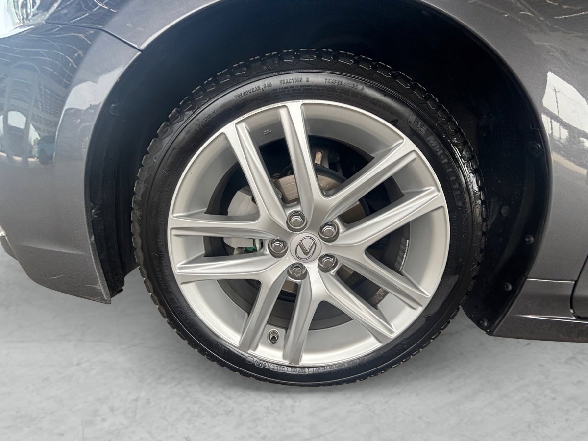 Used 2016 Lexus CT 200h w/ Seat Comfort Package FWD image 28