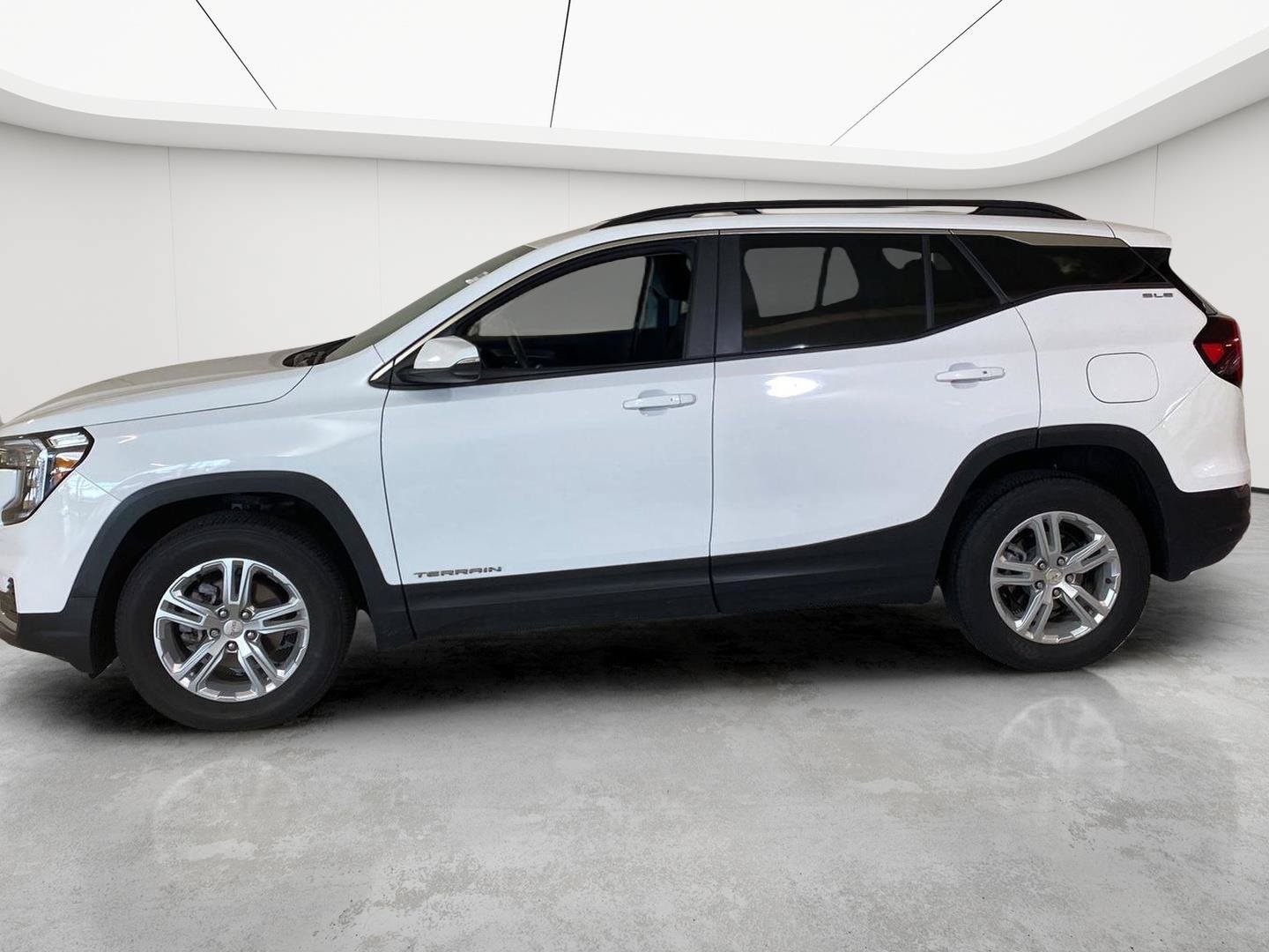 Certified 2023 GMC Terrain SLE w/ Driver Convenience Package AWD/4WD image 7