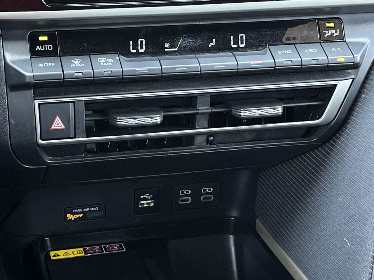 Used 2025 Toyota Camry SE FWD image 18