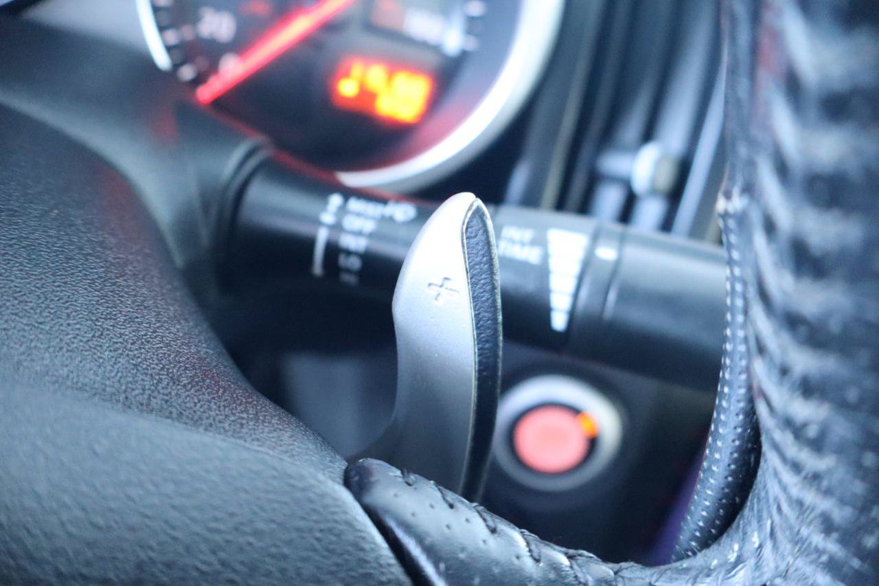 Used 2014 Nissan 370Z Touring RWD image 22