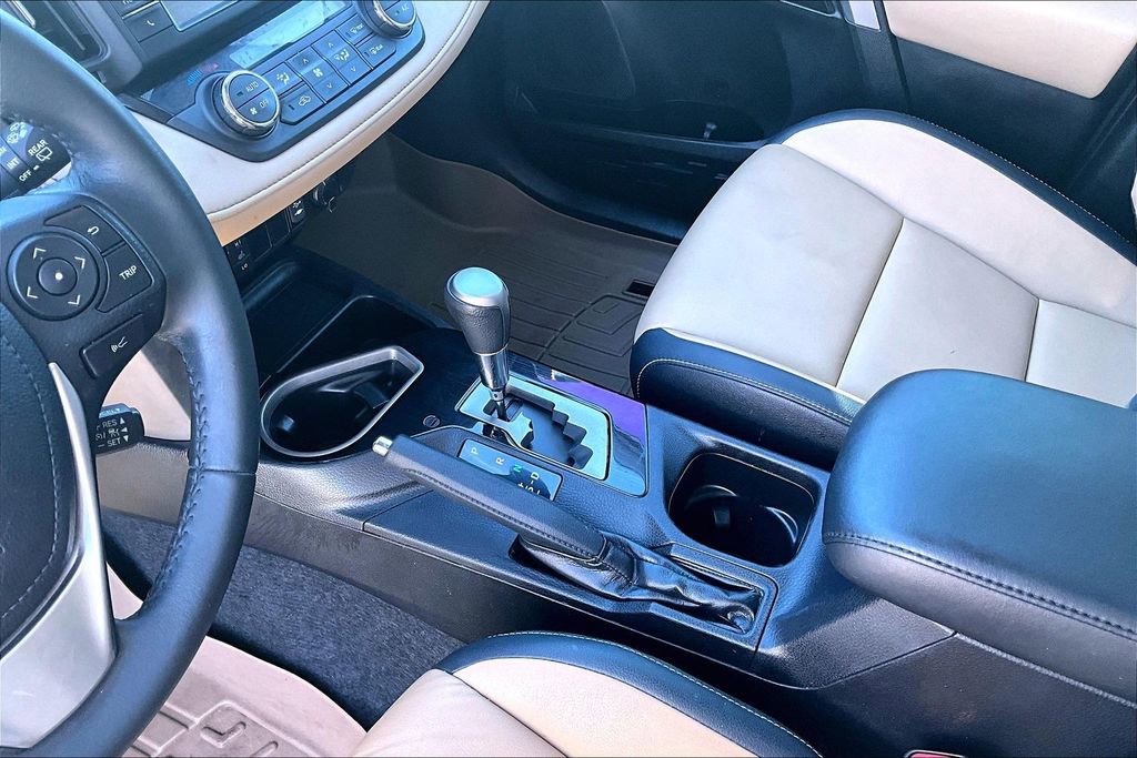 Used 2016 Toyota RAV4 Limited image 17