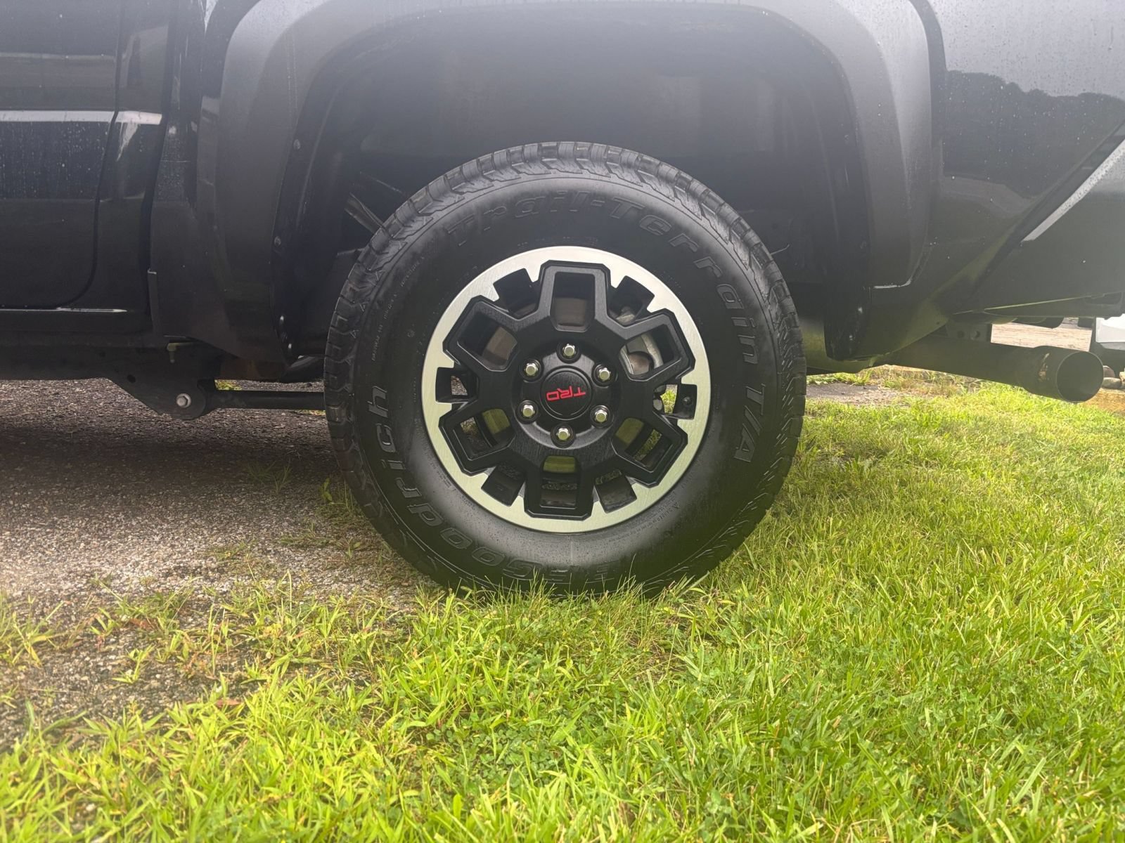 Used 2025 Toyota Tacoma TRD Off-Road AWD/4WD image 31