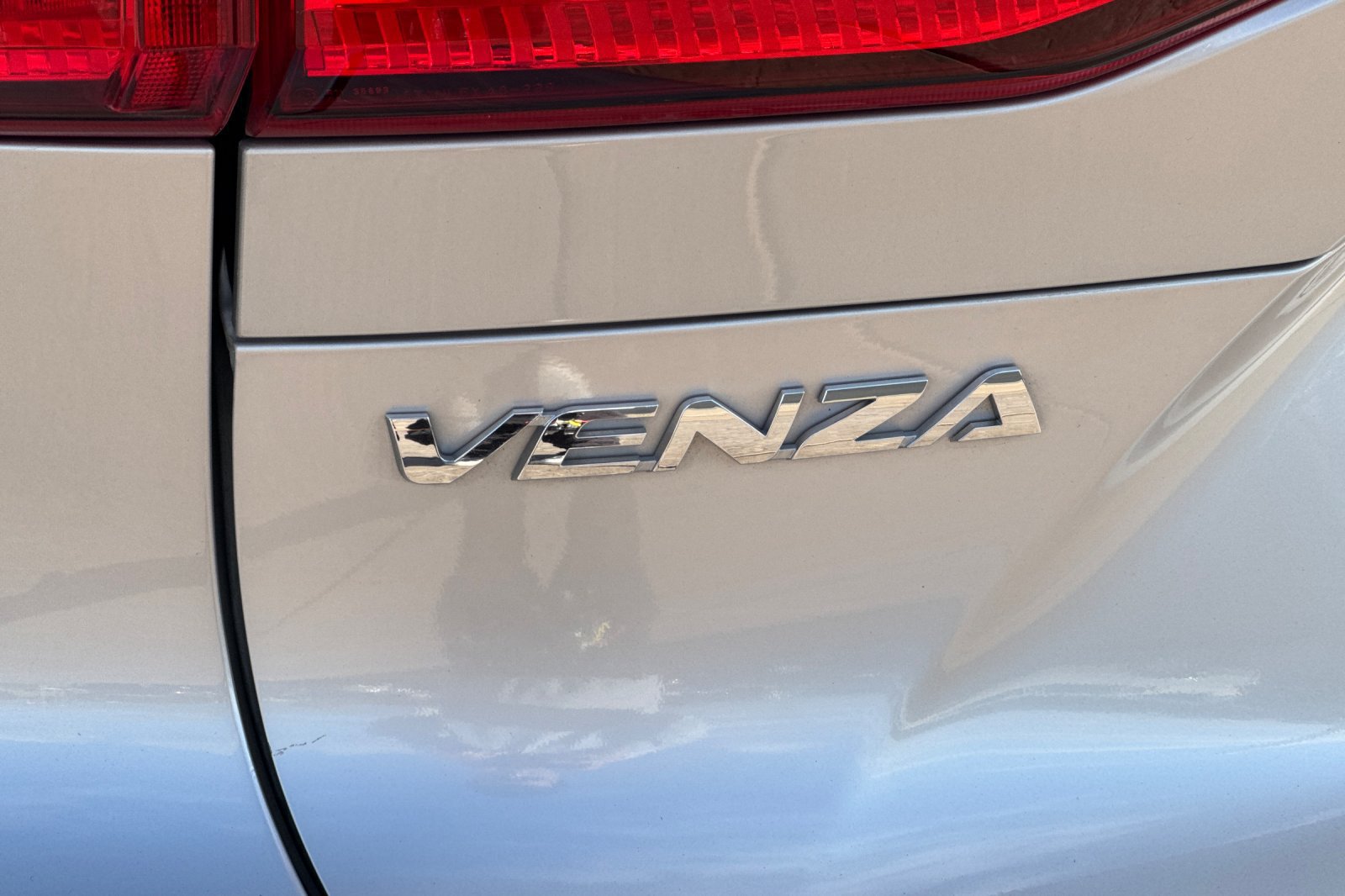 Certified 2024 Toyota Venza LE AWD/4WD image 33