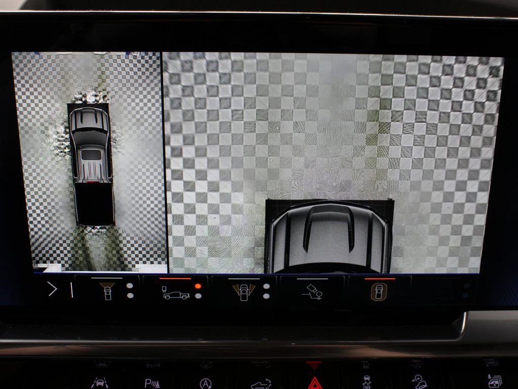 Used 2024 Chevrolet Silverado 1500 LT Trail Boss w/ LT Trail Boss Premium Package image 18