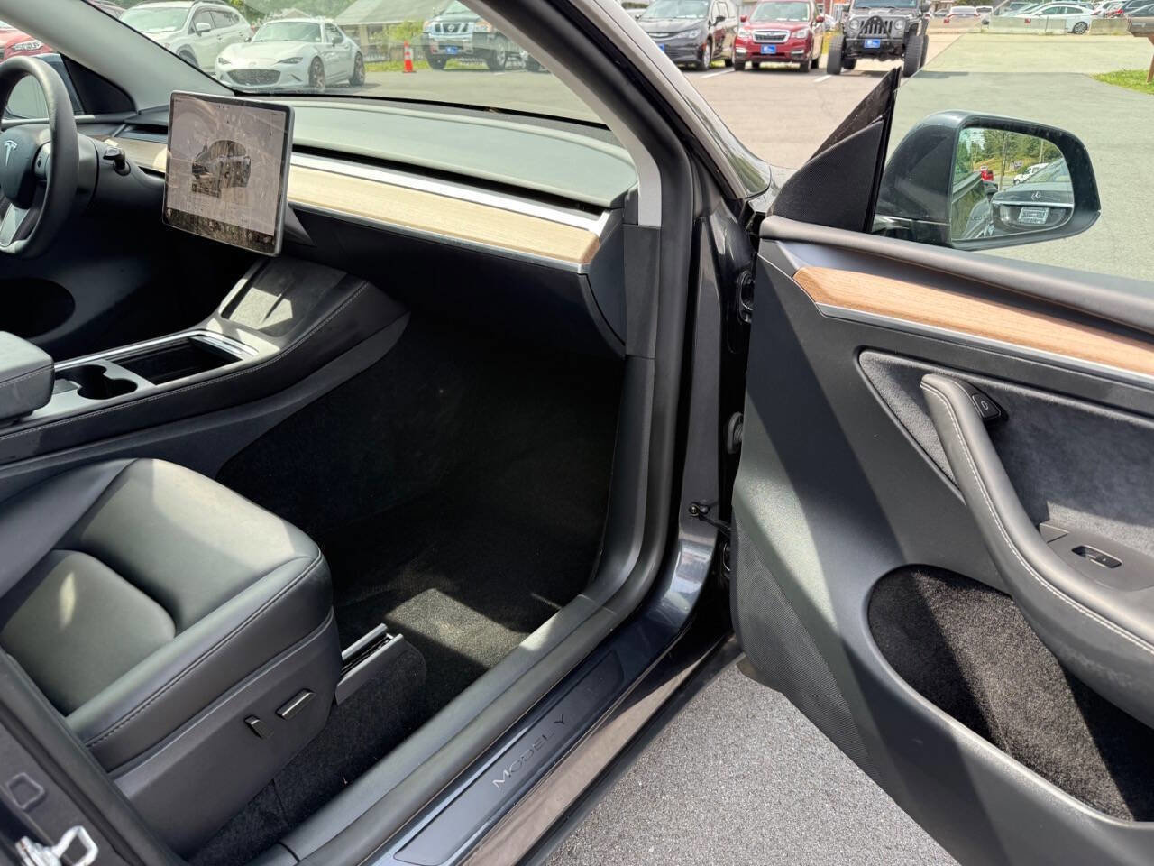 Used 2025 Tesla Model Y Long Range image 15