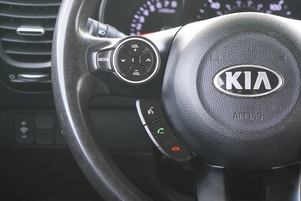 Used 2016 Kia Soul + FWD image 14