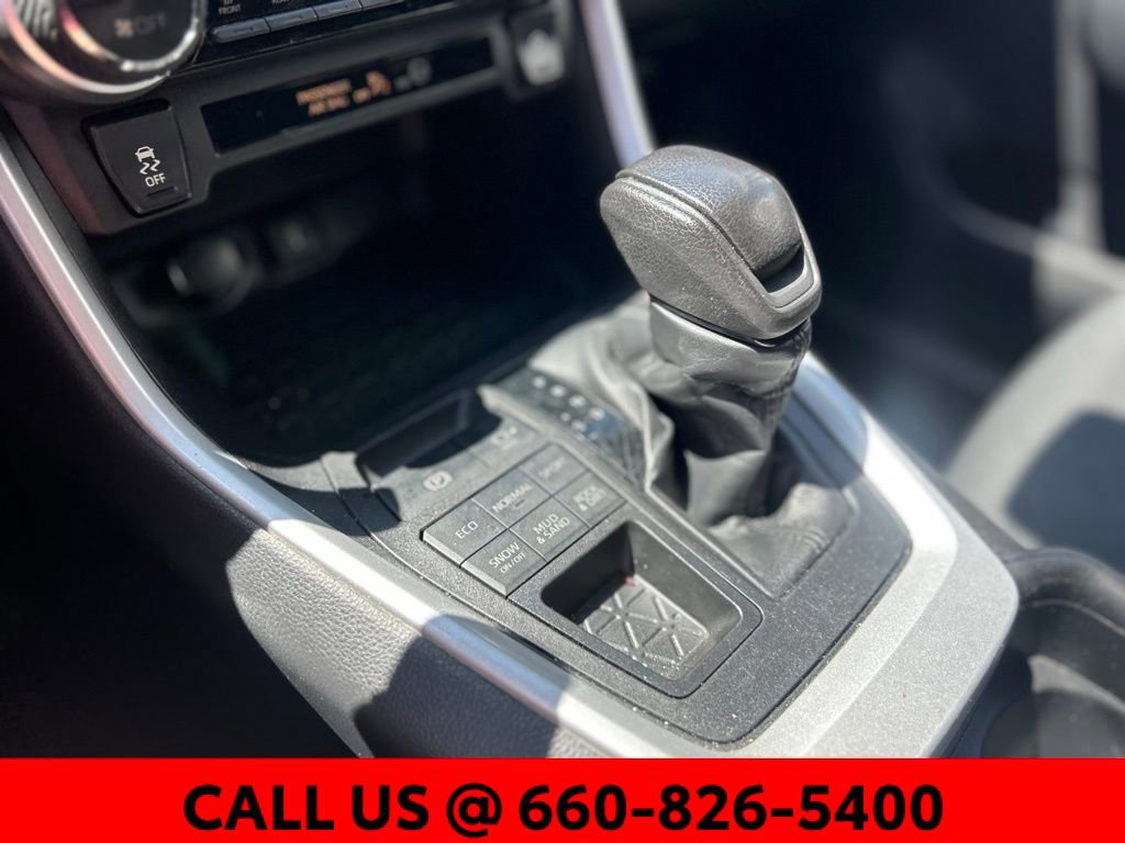 Used 2021 Toyota RAV4 XLE w/ Carpet Mat Package (TMS) AWD/4WD image 19