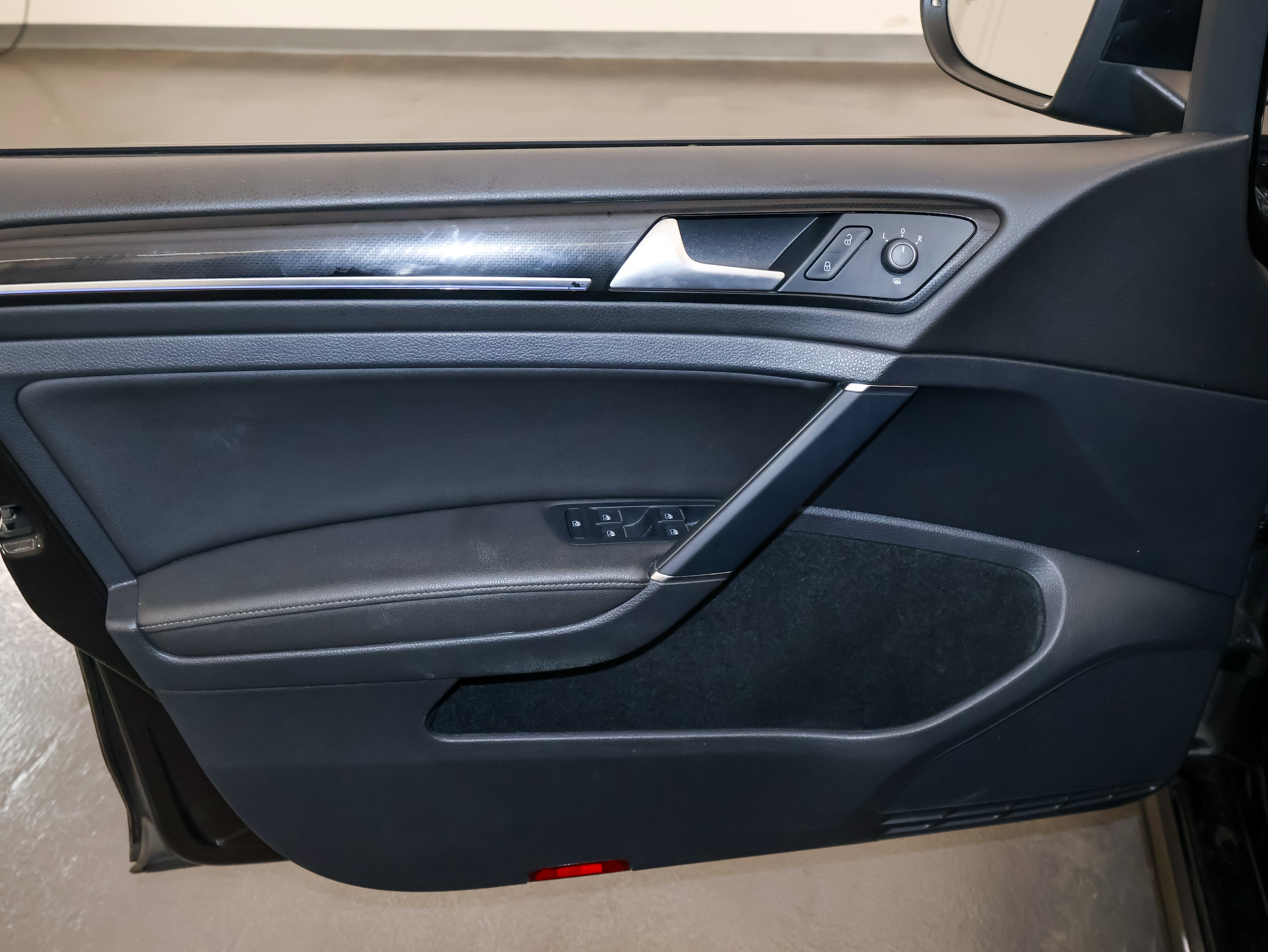 Used 2019 Volkswagen Golf R 4-Door image 21
