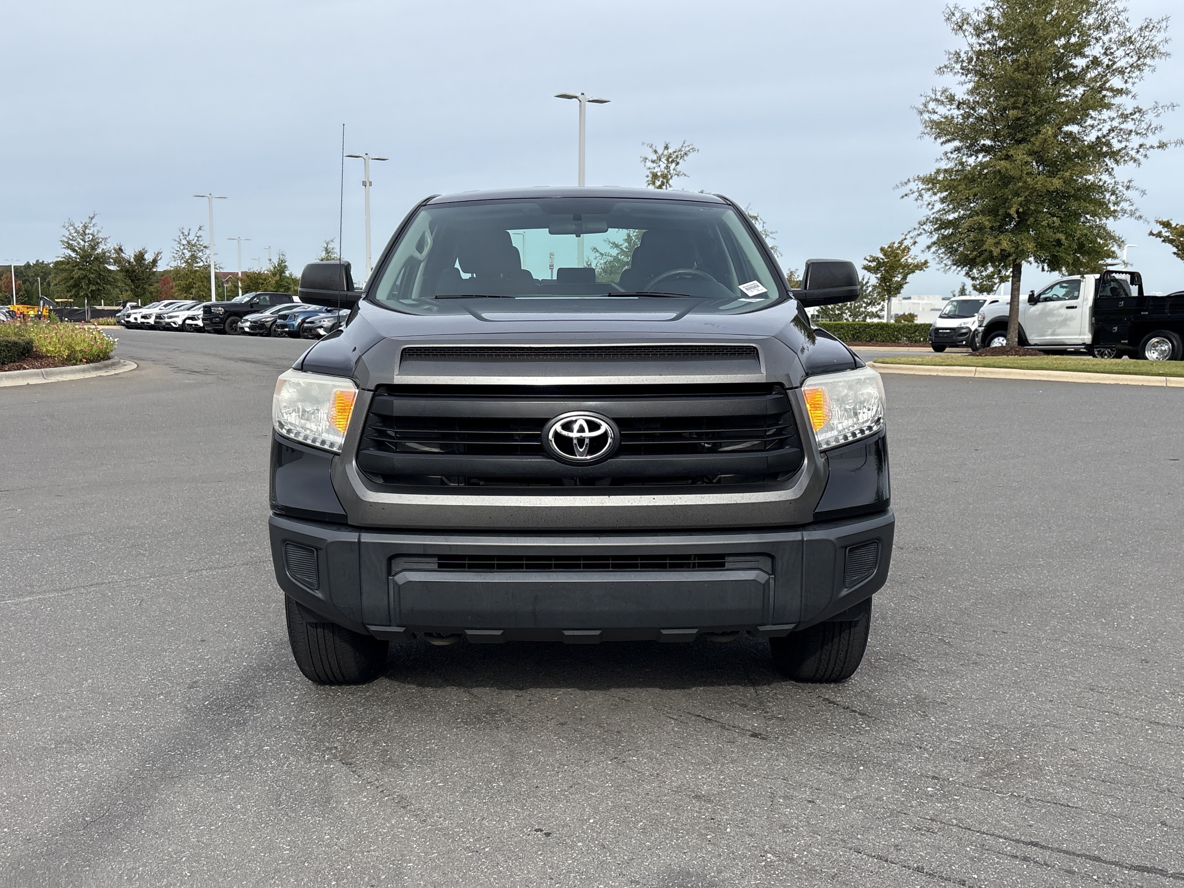Used 2017 Toyota Tundra SR AWD/4WD image 3
