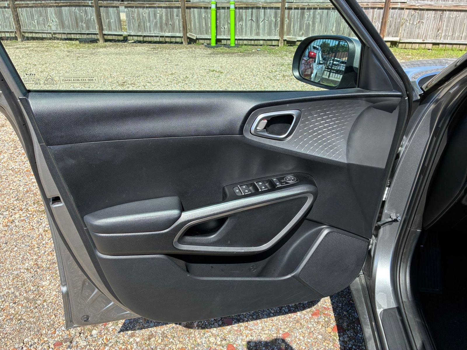 Used 2025 Kia Soul LX w/ LX Technology Package image 15