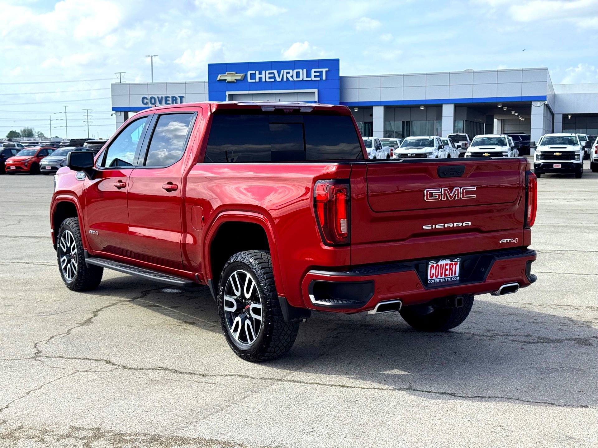Used 2024 GMC Sierra 1500 AT4 w/ Technology Package image 10