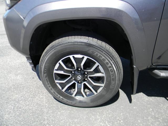 Used 2022 Toyota Tacoma TRD Sport w/ Technology Package AWD/4WD image 13