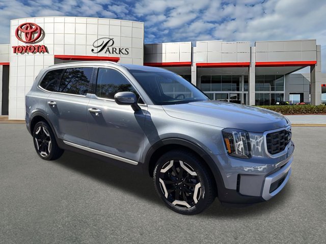 Used 2025 Kia Telluride S
