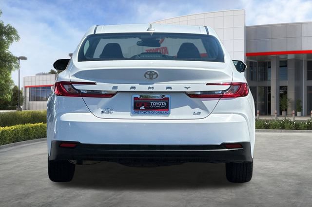 Used 2025 Toyota Camry LE AWD/4WD image 6