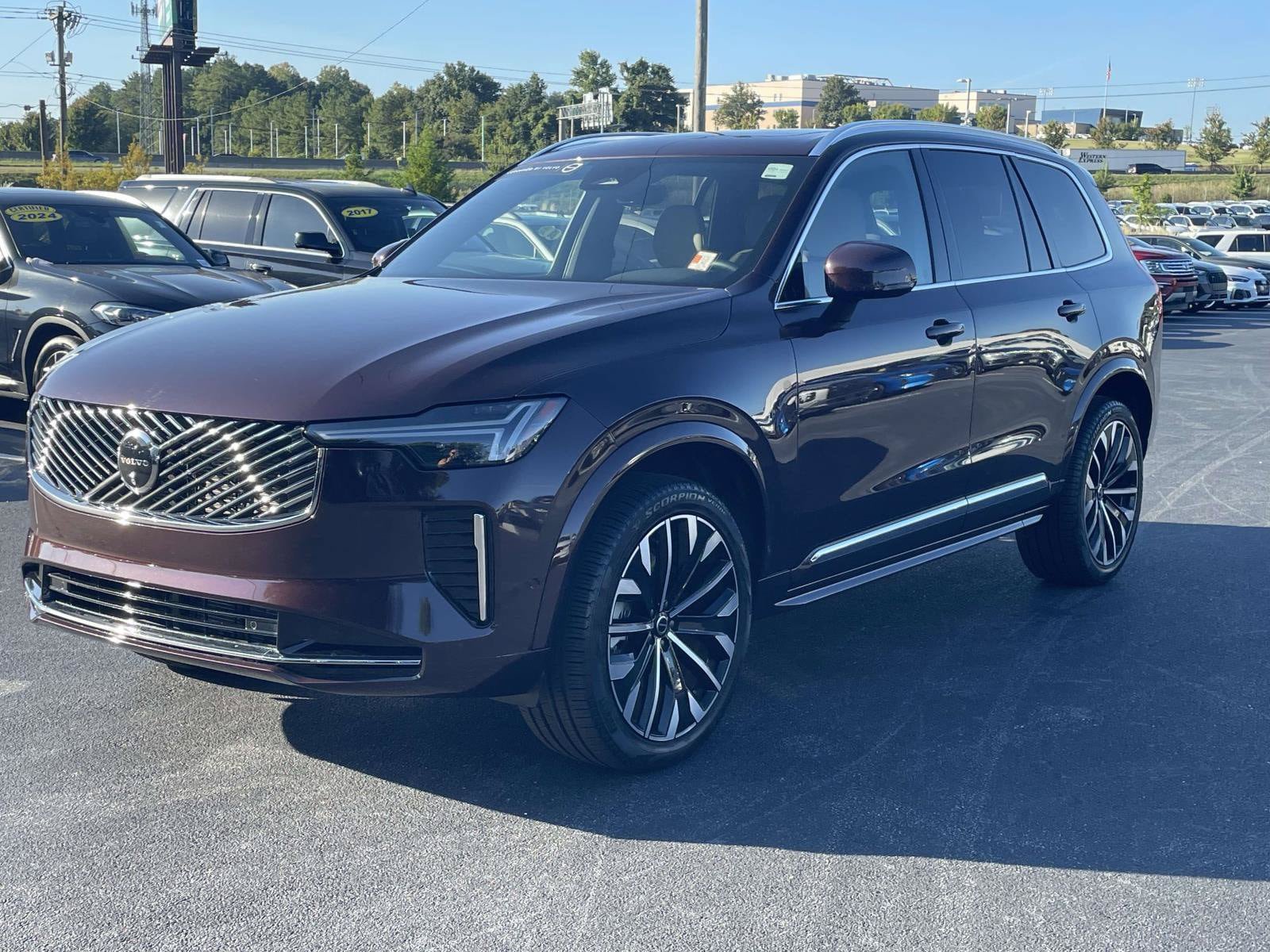 Certified 2026 Volvo XC90 B5 Plus AWD/4WD image 3