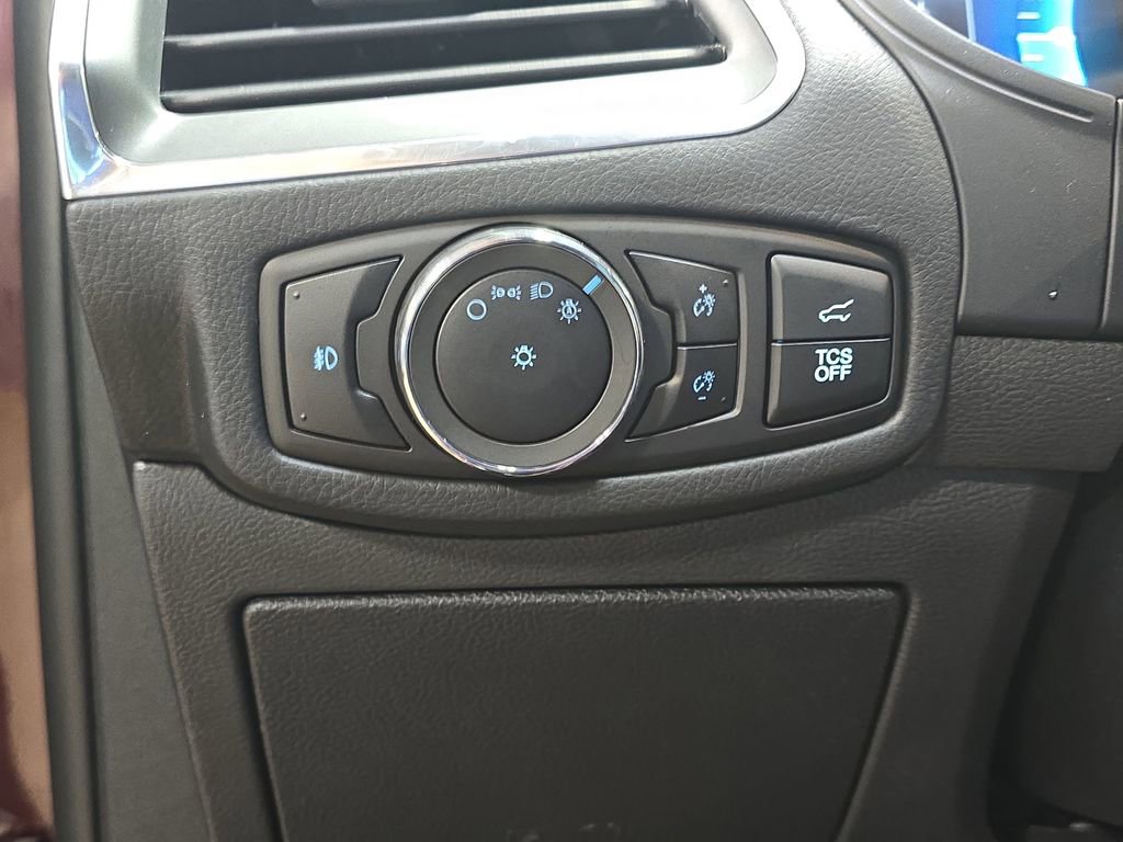 Used 2024 Ford Edge Titanium image 27