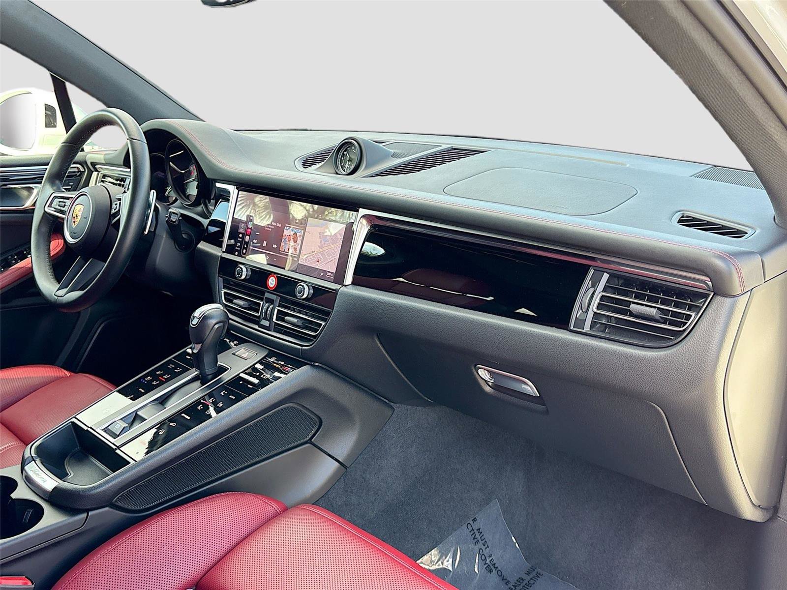Used 2023 Porsche Macan S image 30